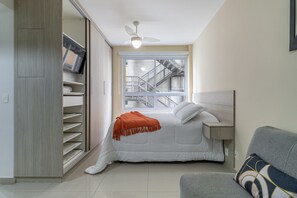 Bügeleisen/Bügelbrett, kostenloses WLAN, Bettwäsche