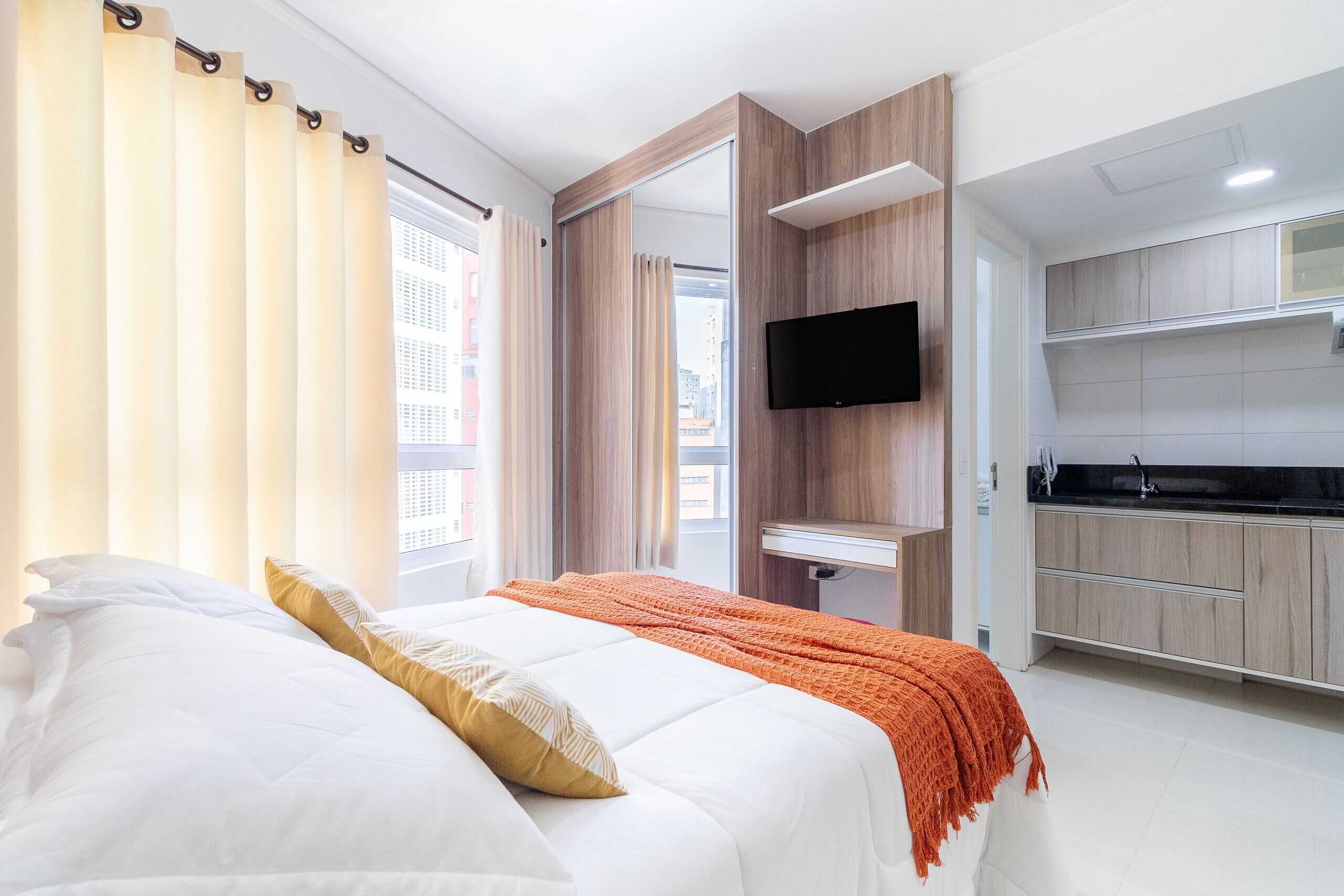 Fer et planche à repasser, Wi-Fi gratuit, draps fournis