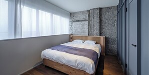 Chambre Double | Rideaux occultants, fer et planche à repasser, Wi-Fi gratuit