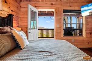 เคบินสำหรับครอบครัว, วิวภูเขา | 4 ห้องนอน, โต๊ะทำงาน, Wi-Fi ฟรี