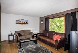 Smart TV, DVD player, foosball, books - Spacious Mountain View Retreat (Brûlé)
