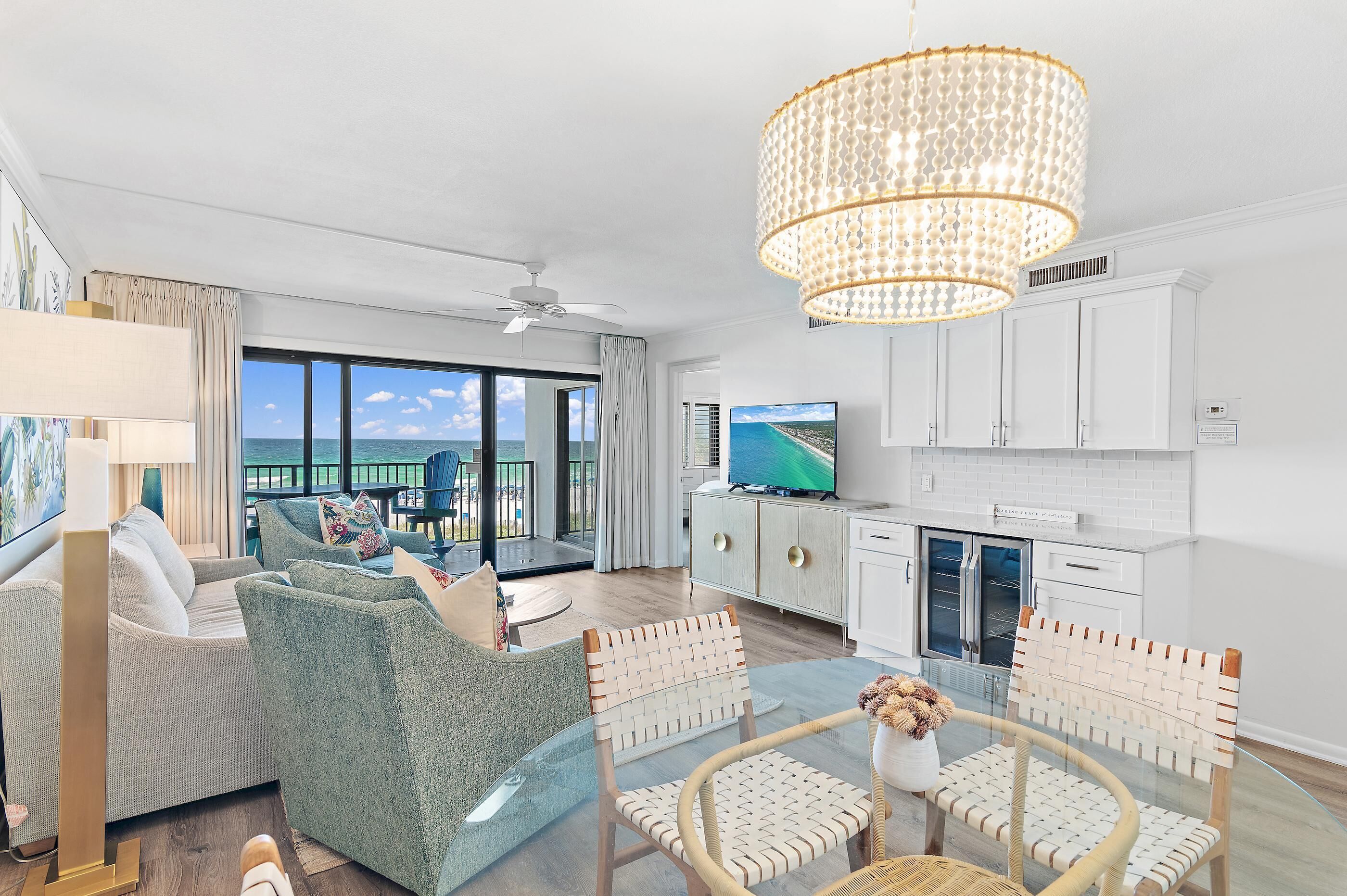 Kondominium, Beberapa Tempat Tidur (Emerald Towers 305) | Area keluarga | TV