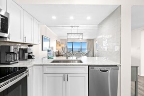 콘도, 침대(여러 개) (Emerald Towers 305) | 전용 주방