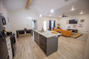 Fridge, microwave, oven, stovetop - Fox Ridge Luxury #2-3 Bed/2 Bath home in Lubbock (Lubbock)
