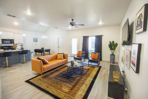 Fox Ridge Luxury #2-3 Bed/2 Bath home in Lubbock