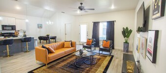 Fox Ridge Luxury #2-3 Bed/2 Bath home in Lubbock