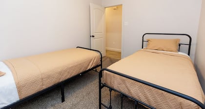 Fox Ridge Luxury #2-3 Bed/2 Bath home in Lubbock