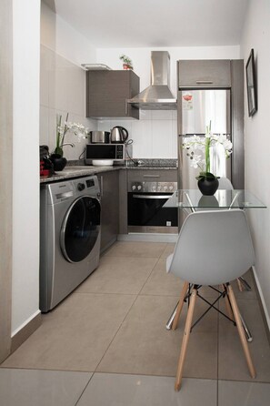 Mikrobølgeovn, ovn, kogeplade