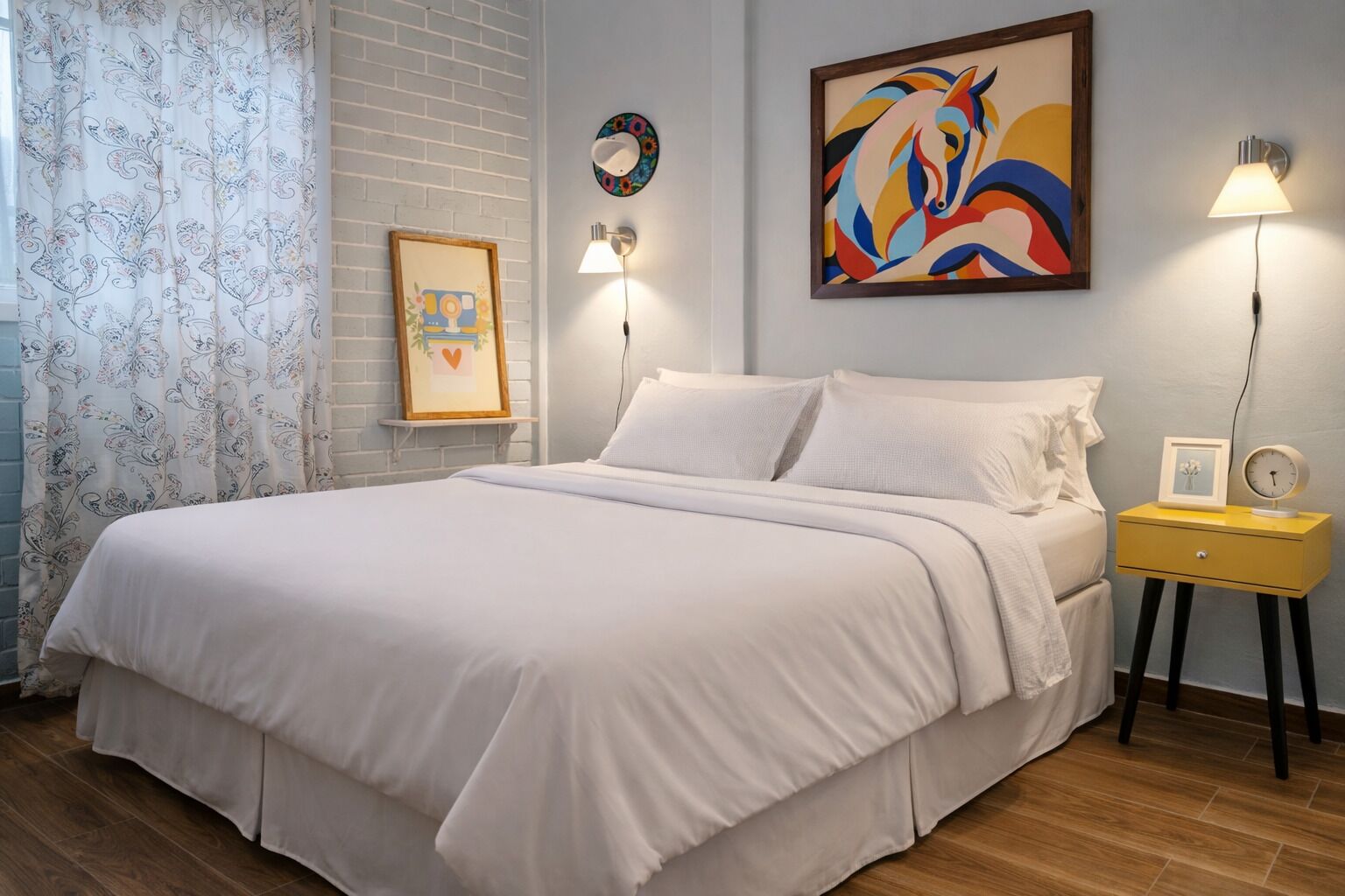 3 bedrooms, iron/ironing board, WiFi, bed sheets