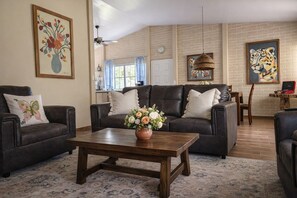 Living area - El Hogar del Torogoz (Concepción de Ataco)