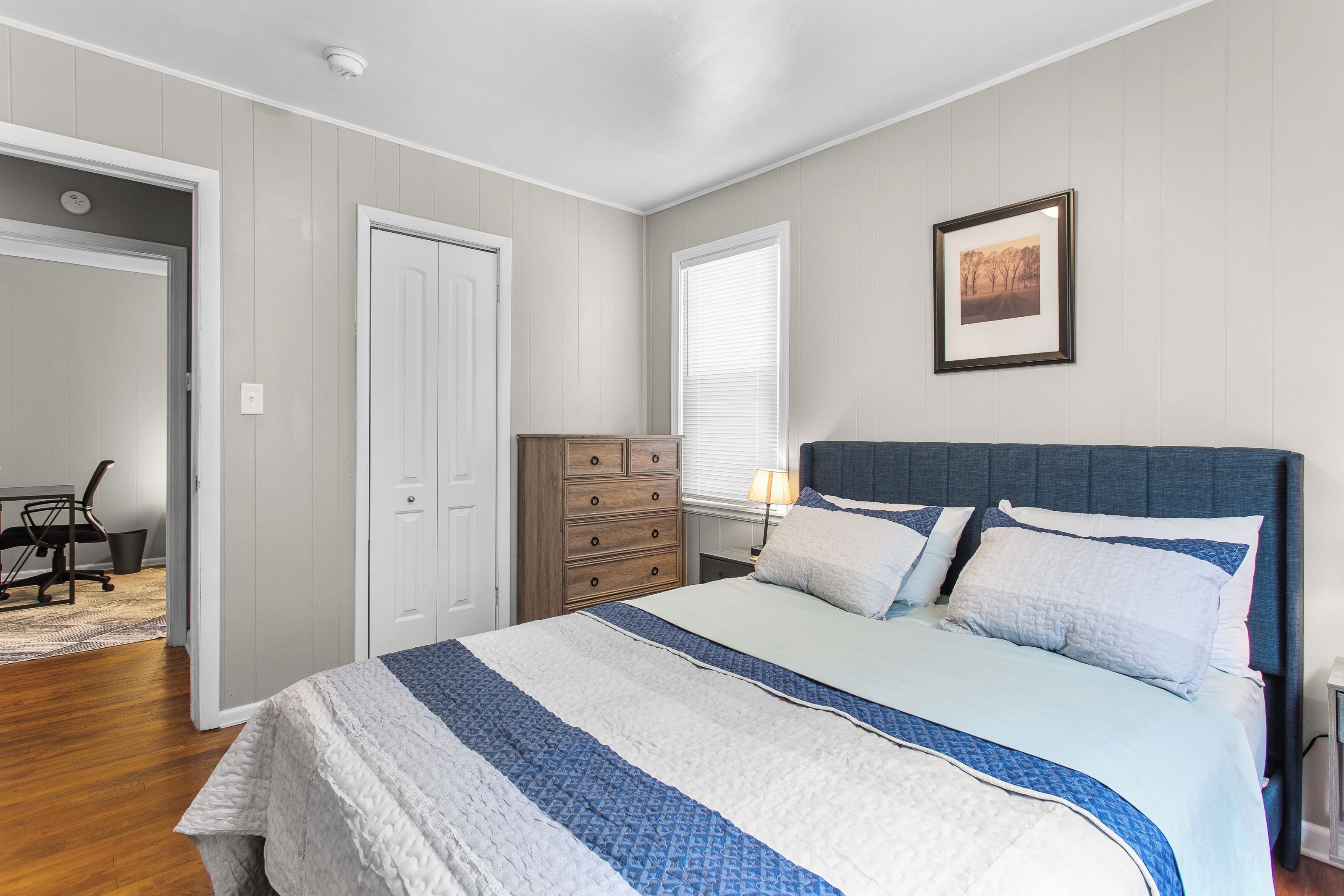 3 多间卧室、办公桌、熨斗/熨衣板、免费 WiFi