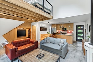 Smart TV, fireplace, books, stereo - Nordic Eco House - Black Mountain (Black Mountain)