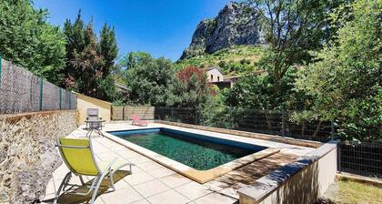 Le Garrel, studio climatisé avec piscine en location saisonniÚre, chien accepté