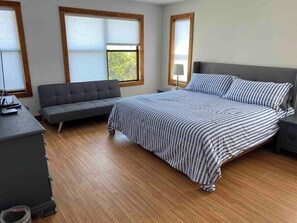 5 chambres, lit parapluie, Wi-Fi, draps fournis