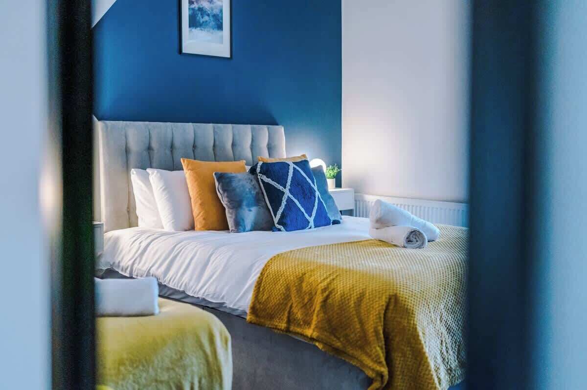 3 bedrooms, iron/ironing board, travel crib, WiFi