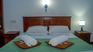 Desk, laptop workspace, free WiFi, bed sheets
