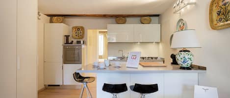 Apartment | Private kitchen | Fridge, oven, stovetop, coffee/tea maker