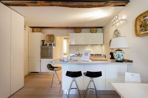 Apartment | Private kitchen | Fridge, oven, stovetop, coffee/tea maker