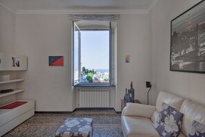 Apartament, vistes parcials al mar | Sala d'estar