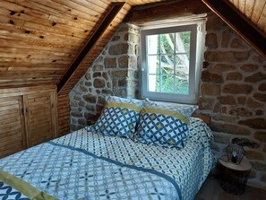 4 chambres, fer et planche à repasser, Wi-Fi, draps fournis