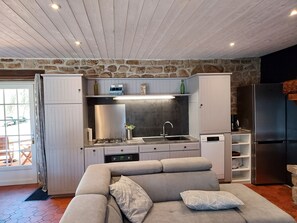 Micro-ondes, four, plaque de cuisson, lave-vaisselle
