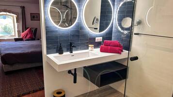 9 chambres, fer et planche Ă repasser, lit parapluie, Wi-Fi gratuit