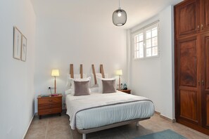 7 sovrum, strykjärn/strykbräda, gratis wi-fi och sängkläder