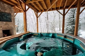 Outdoor spa tub - Divided Sky, Pet Friendly Cabin w/ Hot Tub & Game Room (Mineral Bluff)