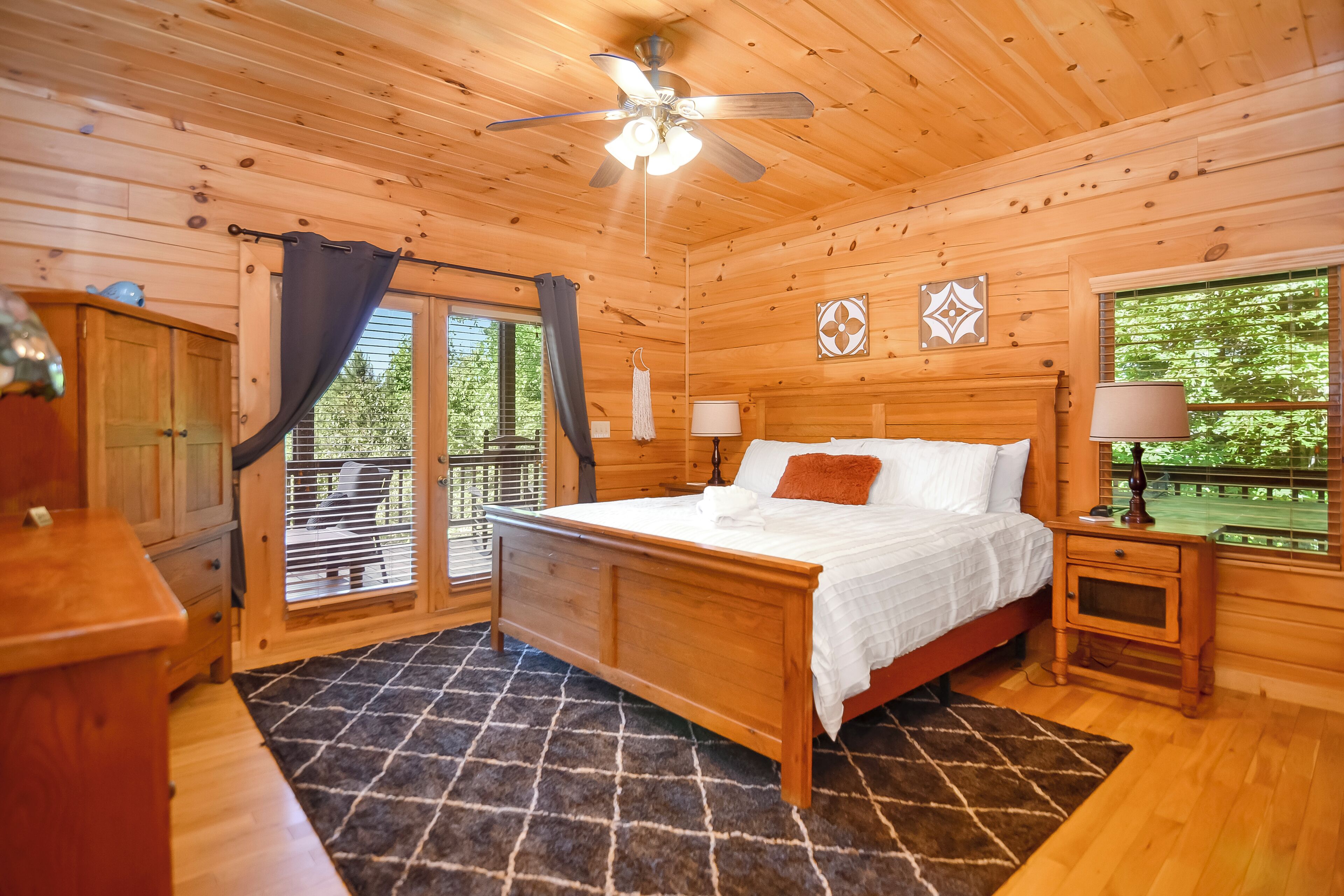 4 habitaciones, tabla de planchar con plancha y wifi gratis 