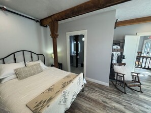 Comfort Room, Multiple Beds, Mountain View
