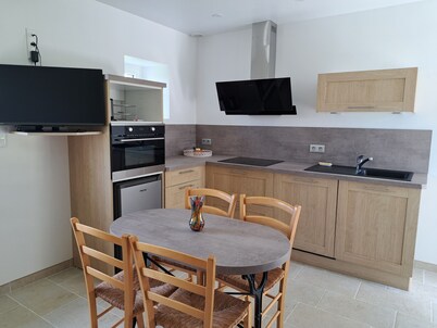 Gite in the countryside, 3 minutes from town. 