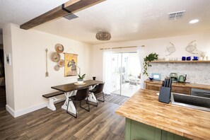 Dining - Roze Family Villa- heated pool home near river district & waterfront dining! (North Fort Myers)