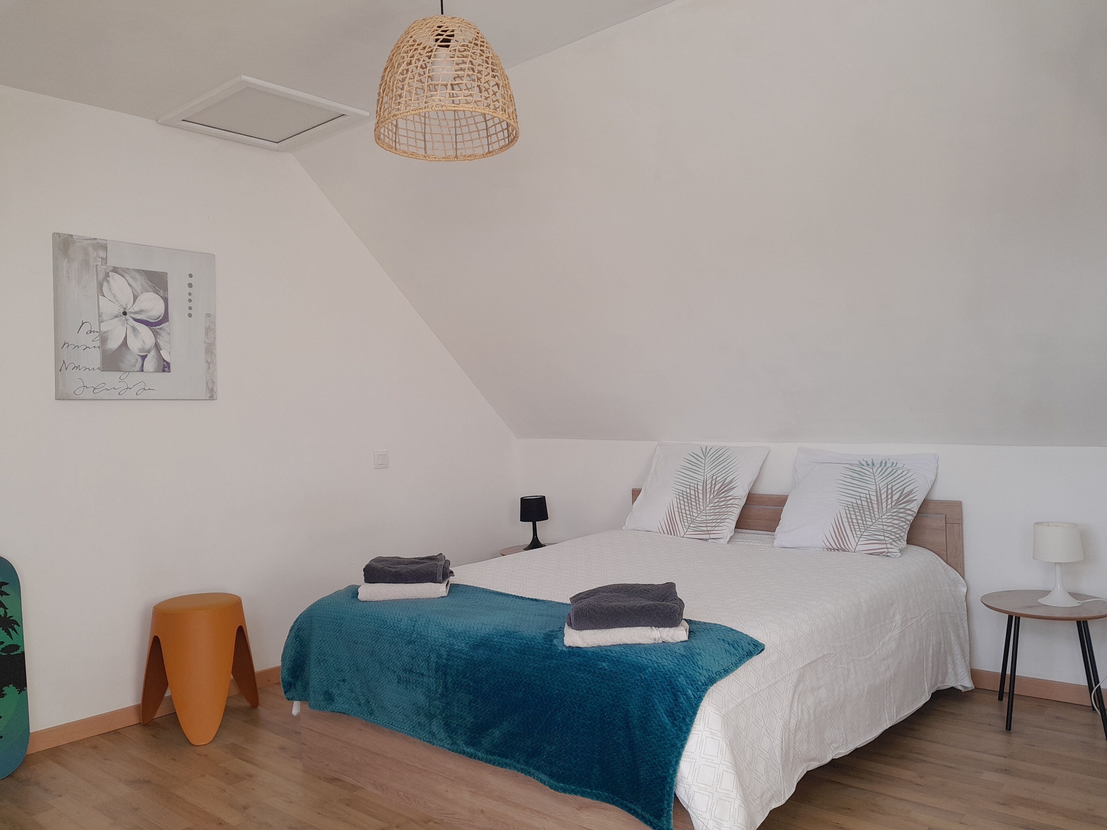 2 slaapkamers, een strijkplank/strijkijzer, reisbedje, gratis wifi