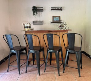 Bar (on property) - Casa Antigua: Historic Villa with POOL & FIRE-PIT (cocoa)