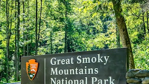 A sign for Great Smoky Mountains National Park. - Minutes From Parkway I Private I Views I Hot tub (Pigeon Forge)