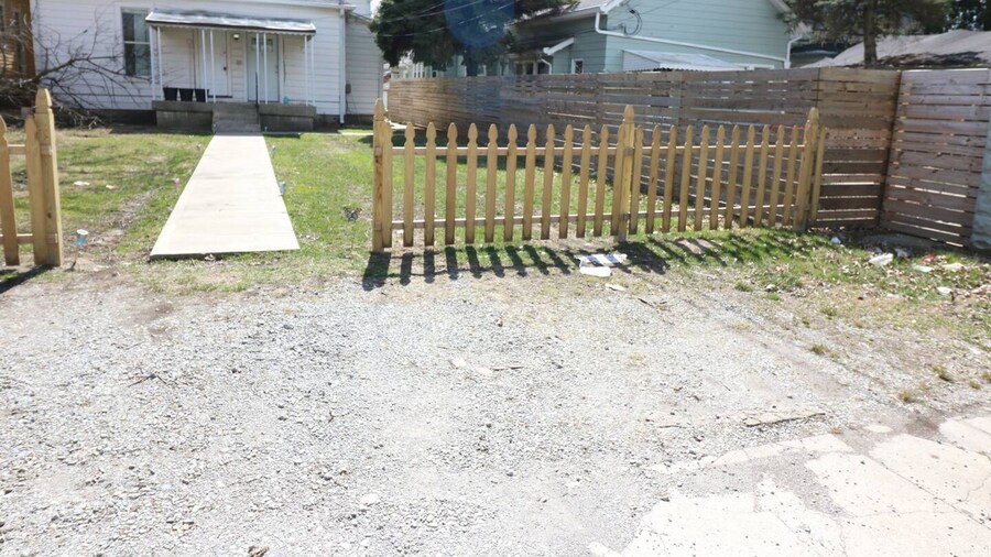 Windsor Park Pad apt 2 min to Mass Ave With AC