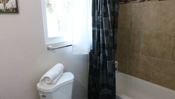 House | 1 bedroom