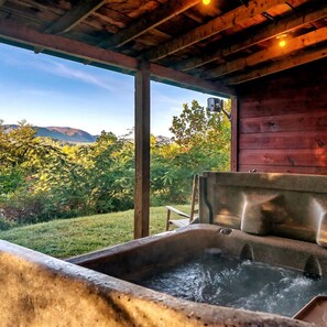 Apartment | 1 bedroom - Views I Firepit I Pool Table I Hot Tub I Sleeps 4 (Sevierville)