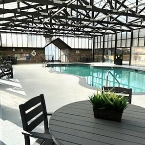 Apartment | 1 bedroom - Views I Mins to Dollywood I Hot tub I Pool Table (Sevierville)