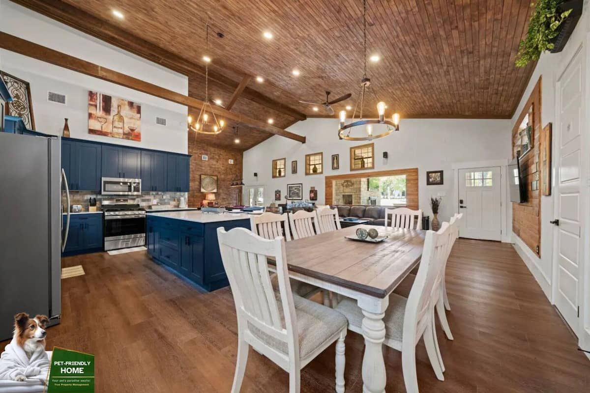 House | 8 bedrooms
