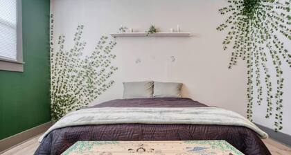 Artistic 1BR - APT - Near Downtown Mass Ave