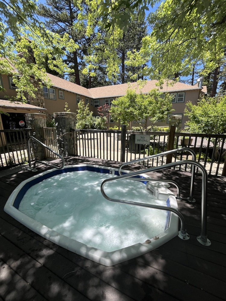 Camp Richardson by null