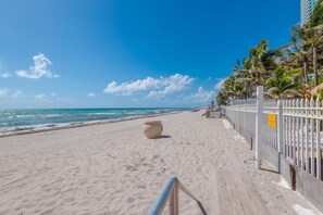 Beach nearby - 1 bed Monthly Rental on the Beach  Miami 5th floor (Hollywood Beach)