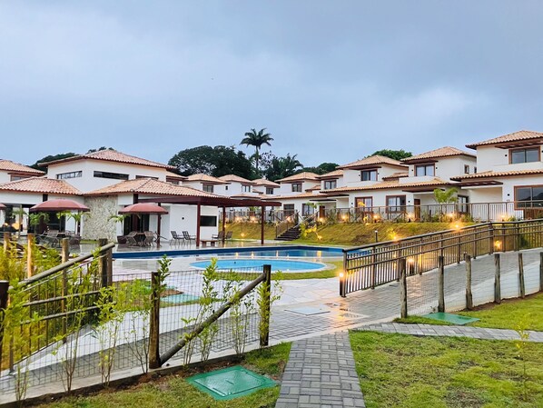 Outdoor pool - 4 Bdr House in Manguinhos Between Geriba Beach and Porto da Barra (Manguinhos Armacao dos Buzios)