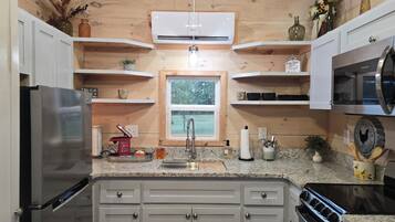 Micro-ondes, four, plaque de cuisson