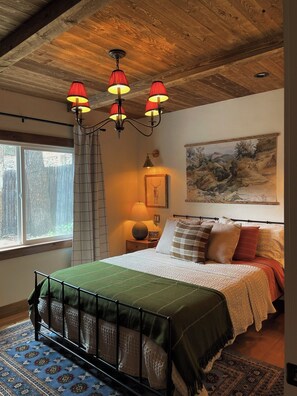 2 bedrooms, free WiFi, bed sheets - Quaint and cozy cabin Estes Park!  Centrally located and recently remodeled! (Estes Park)