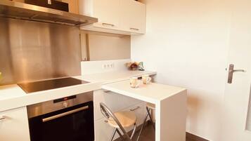 Refrigerador, microondas, horno, lavavajillas