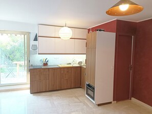Refrigerador, microondas, horno, lavavajillas