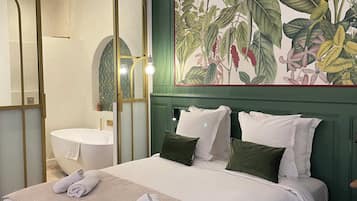 1 habitaciĂłn, ropa de cama de alta calidad y decoraciĂłn personalizada