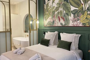 Premium Studio, Courtyard View, Ground Floor | Premium bedding, individually decorated, individually furnished, desk